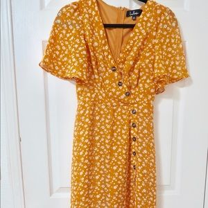 Lulu’s XS Floral Midi Dress